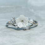 Minimal Daisy Adjustable Ring with Small Sparkling Stones