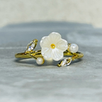Minimal Daisy Adjustable Ring with Small Sparkling Stones