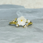 Minimal Daisy Adjustable Ring with Small Sparkling Stones