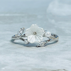 Minimal Daisy Adjustable Ring with Small Sparkling Stones